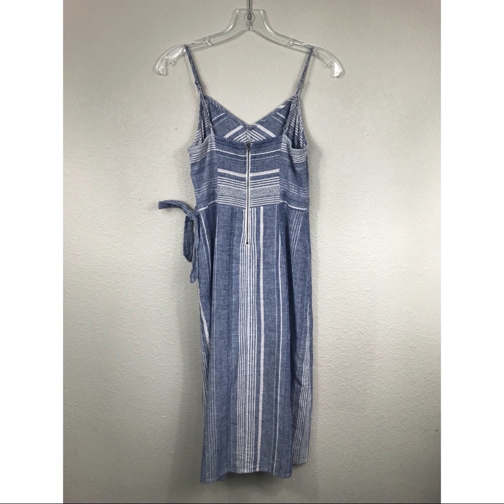 Express Striped Cut-Out Linen-Blend Midi Dress - Picture 6 of 10